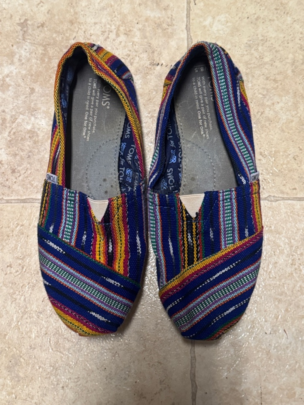 VINTAGE Guatemalan TOMS limited edition 8.5 EUC